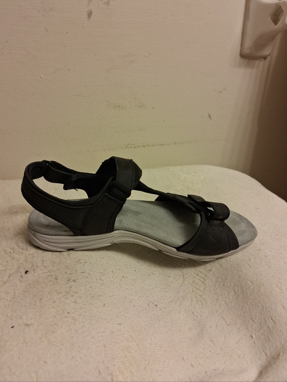 Womens Easy Spirit Black Strappy Comfort Sandals Size 6 M - Picture 11 of 16